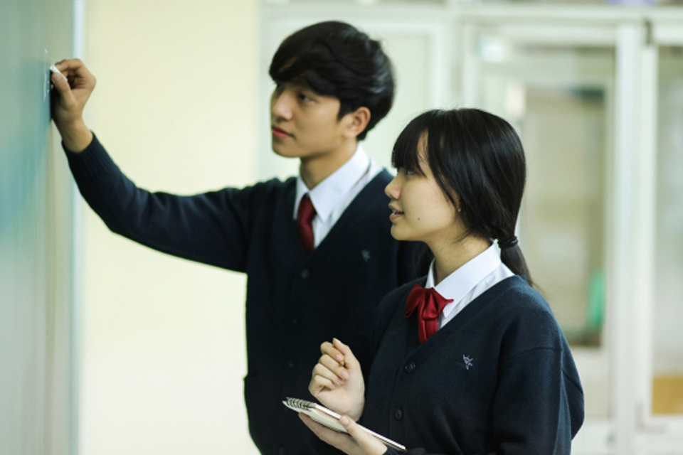 1学期(4月~6月)男子学生と女子学生