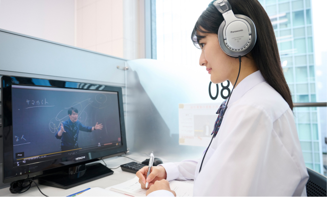 オンライン授業を受講している様子