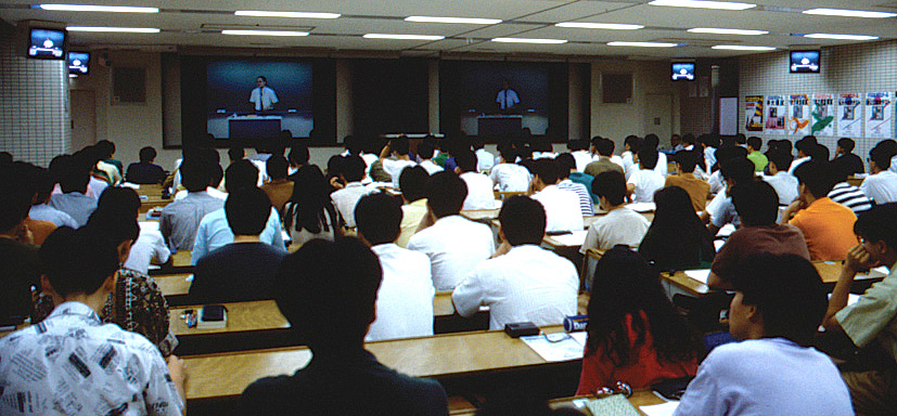 1989年大阪校サテライン講座の様子
