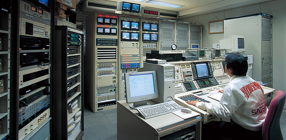 1990年代　サテライン通信室
